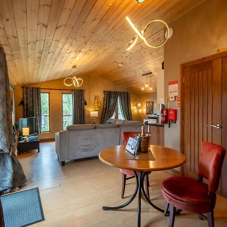 Palomino - Still Rabbit - Hot Tub - Yorkshire Villa *