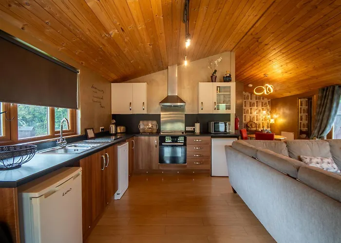 Palomino - Still Rabbit - Hot Tub - Yorkshire Villa