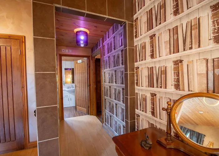 Palomino - Still Rabbit - Hot Tub - Yorkshire Villa