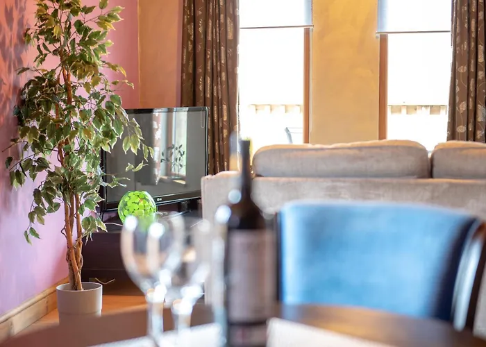 Villa Palomino - Still Rabbit - Hot Tub - Yorkshire Selby